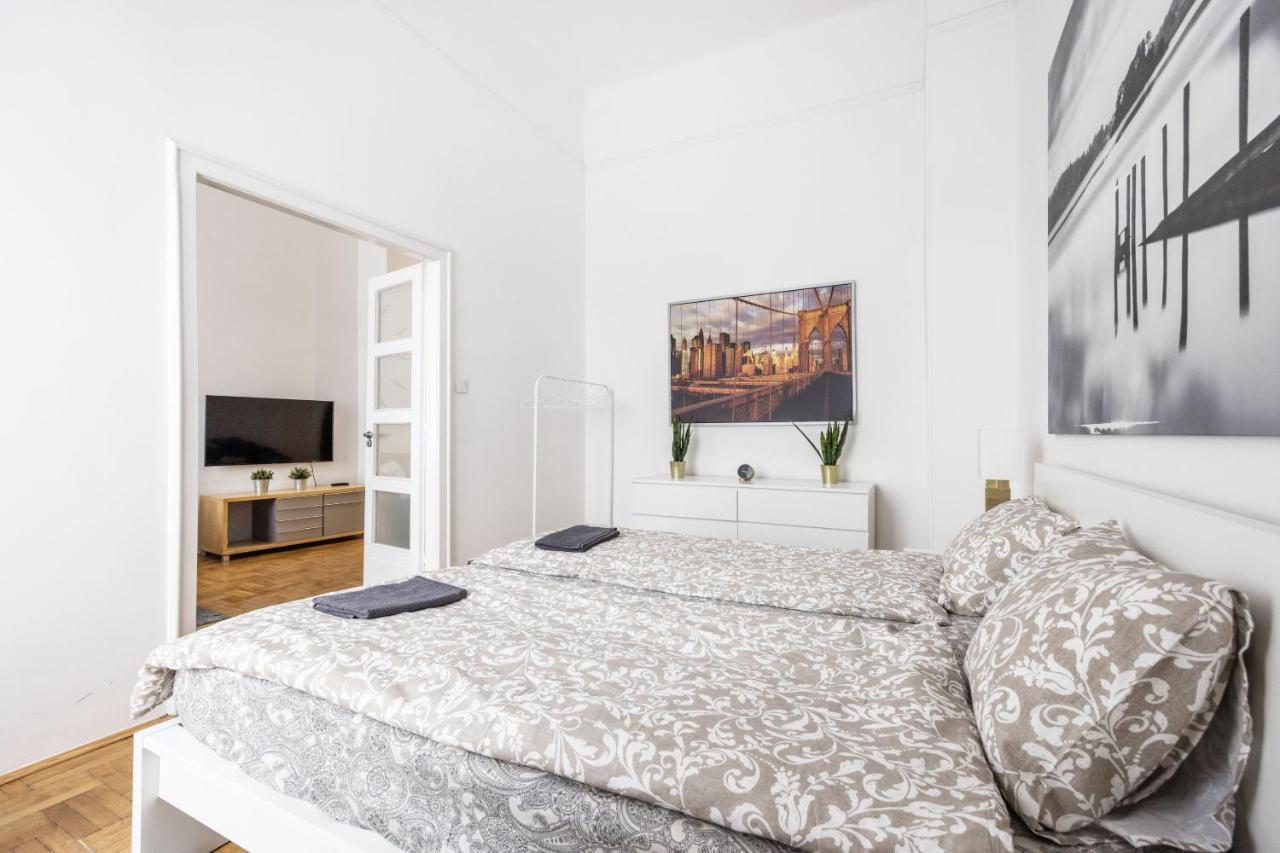 Elegant In Super Location Apartmán *